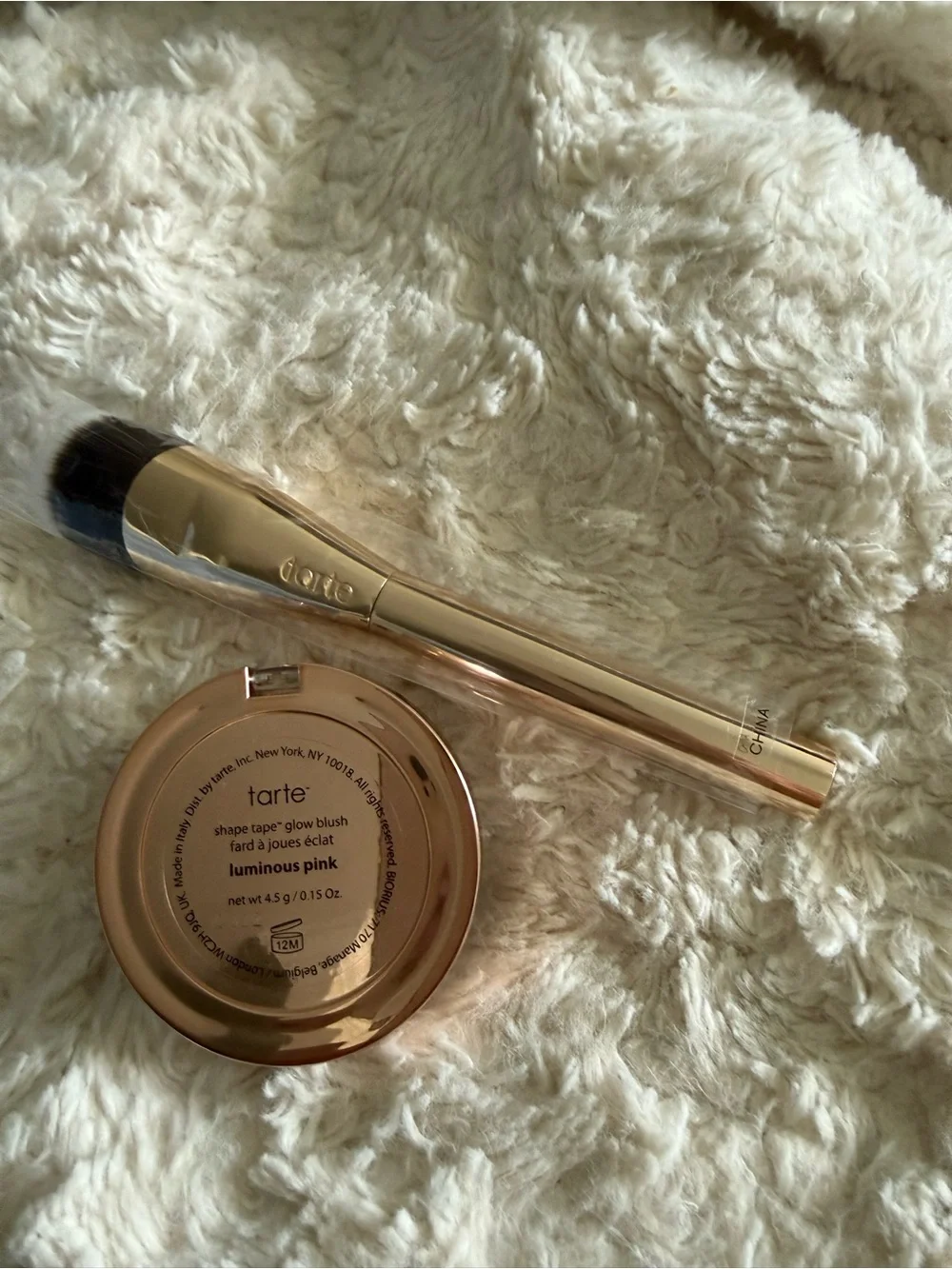 Tarte shape, tape glow blush- Luminous Pink &Tarte blush brush - Picture 3 of 3